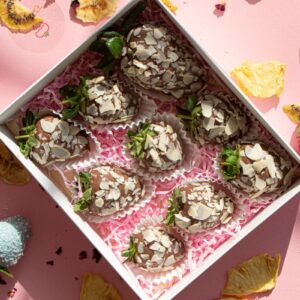 Roses, Macarons & Card Gift Set